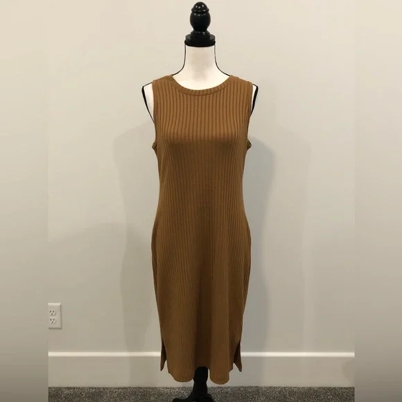 tiered midi dress with short sleeves Mocha/Silver Striped Short Sleeve V-Neck Tiered Midi Dress – PinkBlush